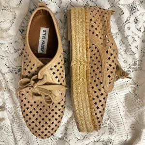 SOLD! Steve Madden Star Platform